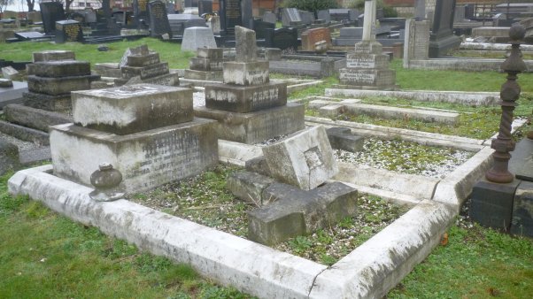 Stirling graves